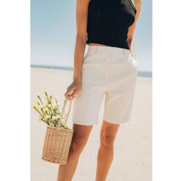 NWT PETITE STUDIO NYC Clark Shorts Sz XS Ivory - Picture 1 of 4